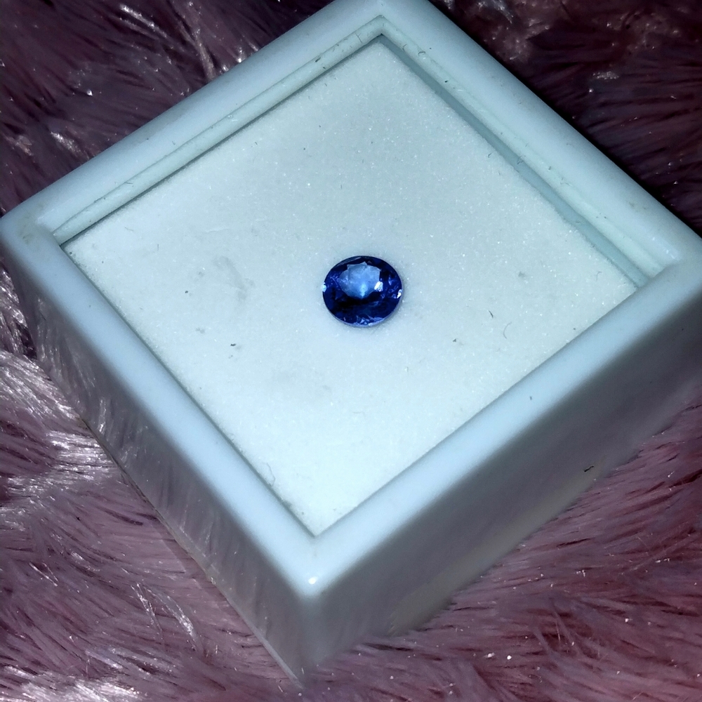 .75ct round tanzanite
